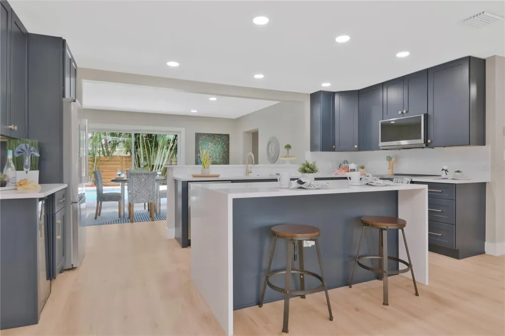2587 60TH AVENUE S St Petersburg, FL 33712