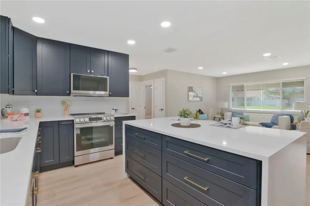 2587 60TH AVENUE S St Petersburg, FL 33712