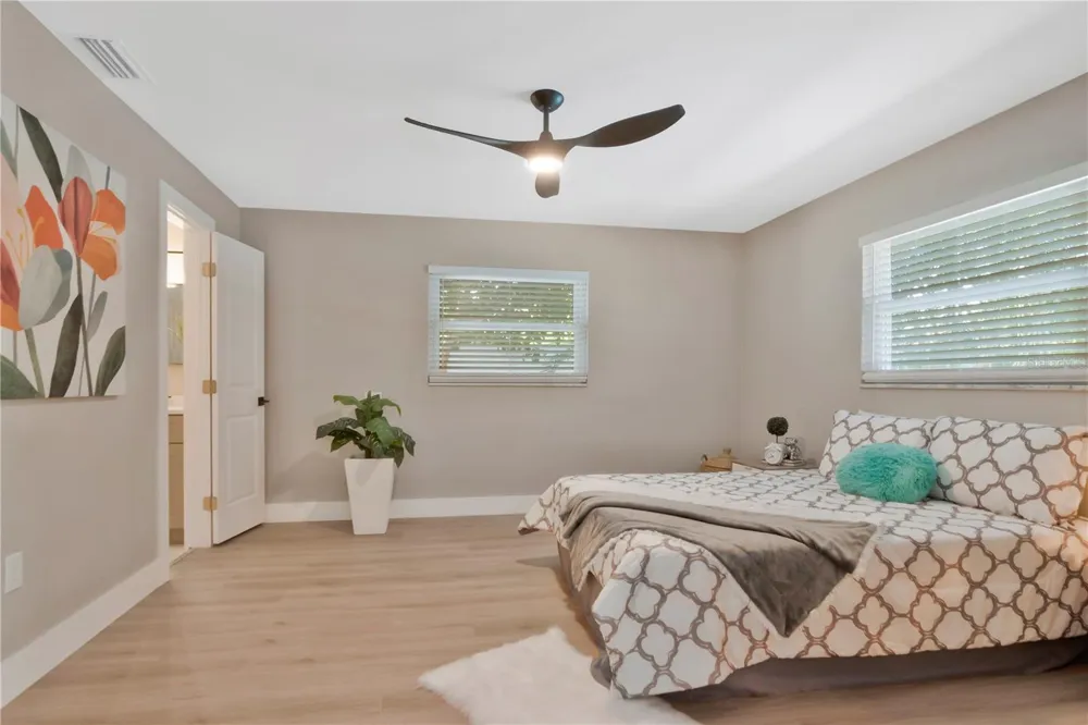 2587 60TH AVENUE S St Petersburg, FL 33712