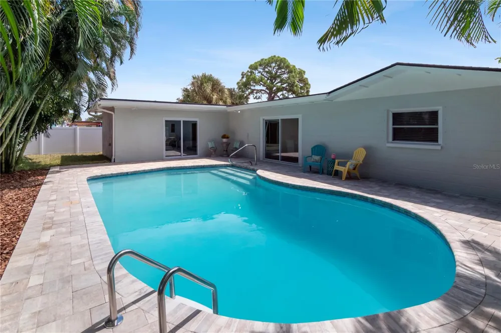 2587 60TH AVENUE S St Petersburg, FL 33712