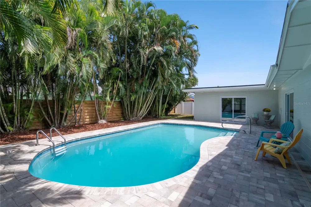 2587 60TH AVENUE S St Petersburg, FL 33712