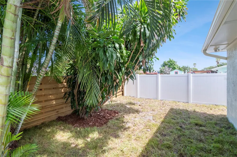 2587 60TH AVENUE S St Petersburg, FL 33712