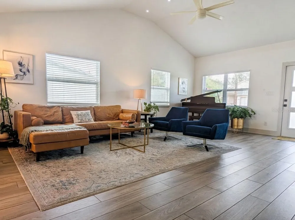 3509 W ROGERS AVENUE Tampa, FL 33611