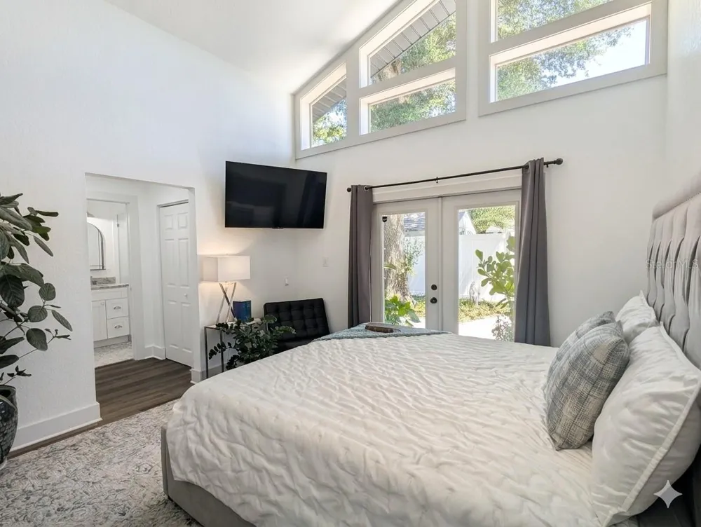 3509 W ROGERS AVENUE Tampa, FL 33611