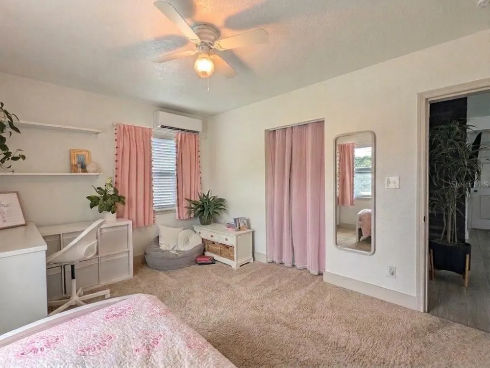 3509 W ROGERS AVENUE Tampa, FL 33611
