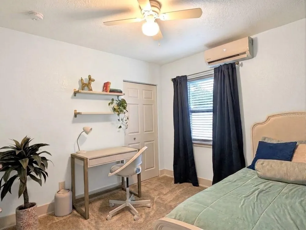 3509 W ROGERS AVENUE Tampa, FL 33611