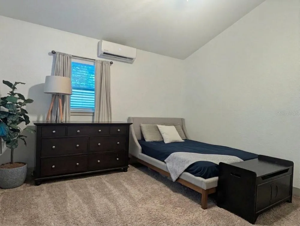 3509 W ROGERS AVENUE Tampa, FL 33611