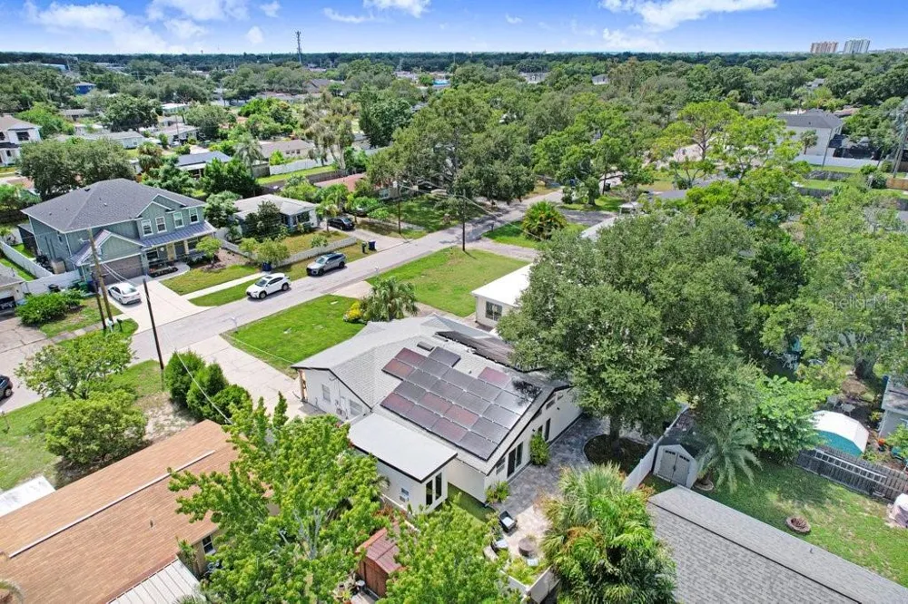 3509 W ROGERS AVENUE Tampa, FL 33611