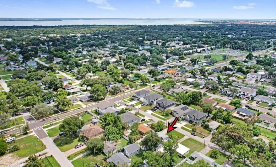 3509 W ROGERS AVENUE Tampa, FL 33611