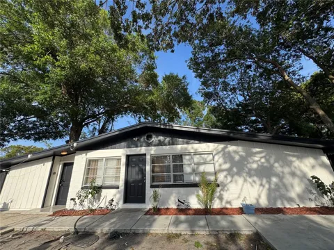 1386 CLEMATIS LANE