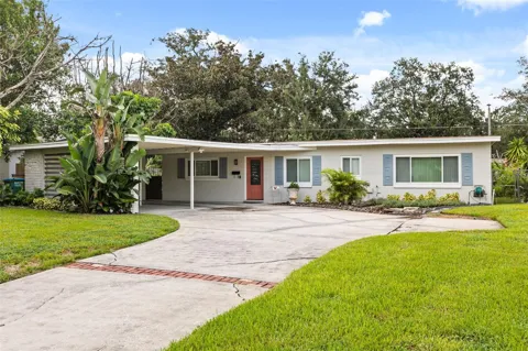 2215 WOODCREST DRIVE