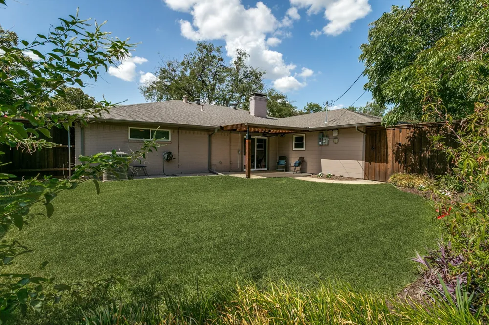 1728 Mapleton Drive Dallas, TX 75228
