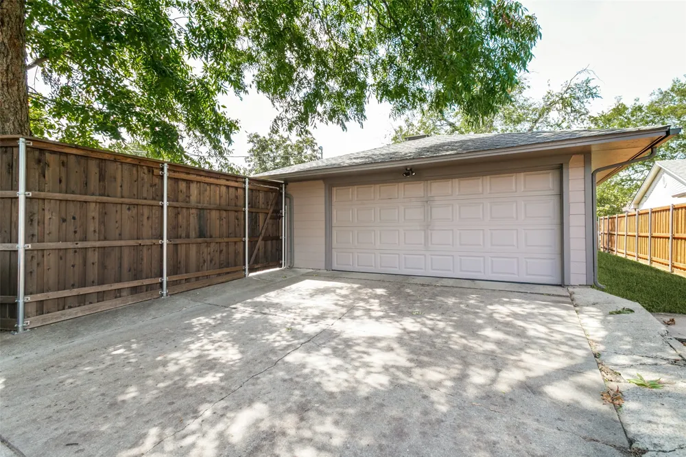 1728 Mapleton Drive Dallas, TX 75228
