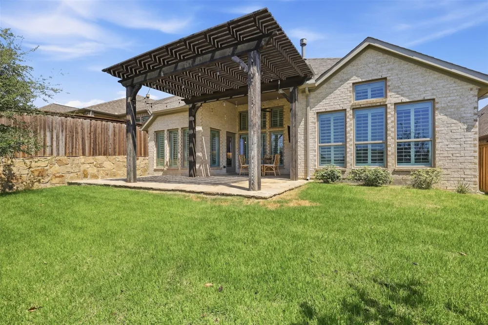 5640 Pradera Road Fort Worth, TX 76126