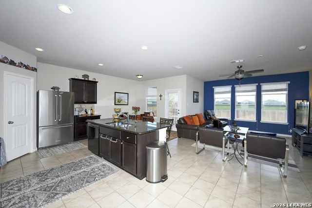 468 COPPER HILL DR New Braunfels, TX 78130