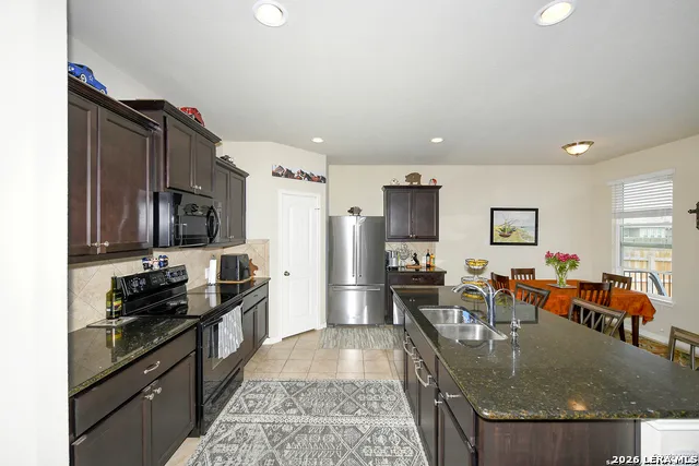 468 COPPER HILL DR New Braunfels, TX 78130