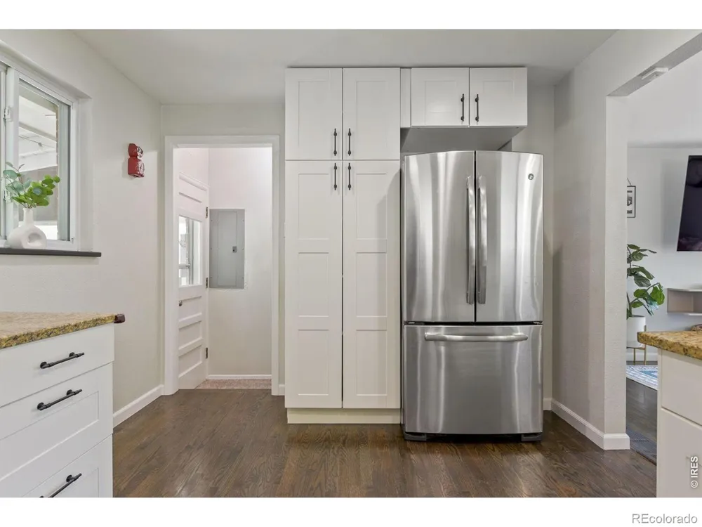 2555 E Maplewood Avenue Centennial, CO 80121