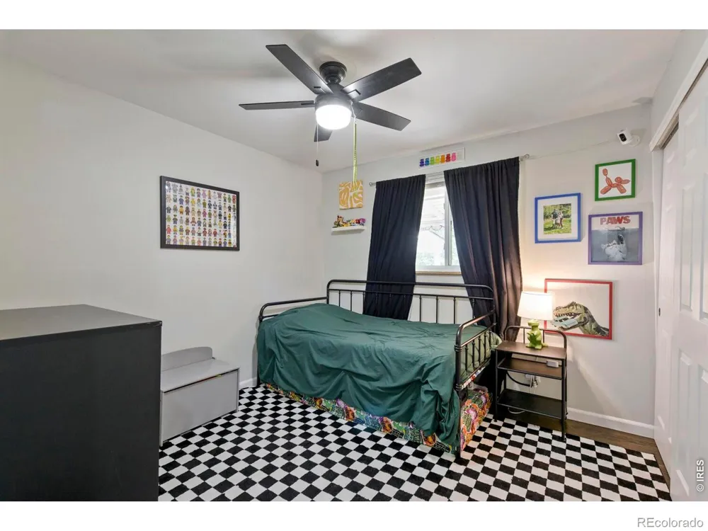 2555 E Maplewood Avenue Centennial, CO 80121