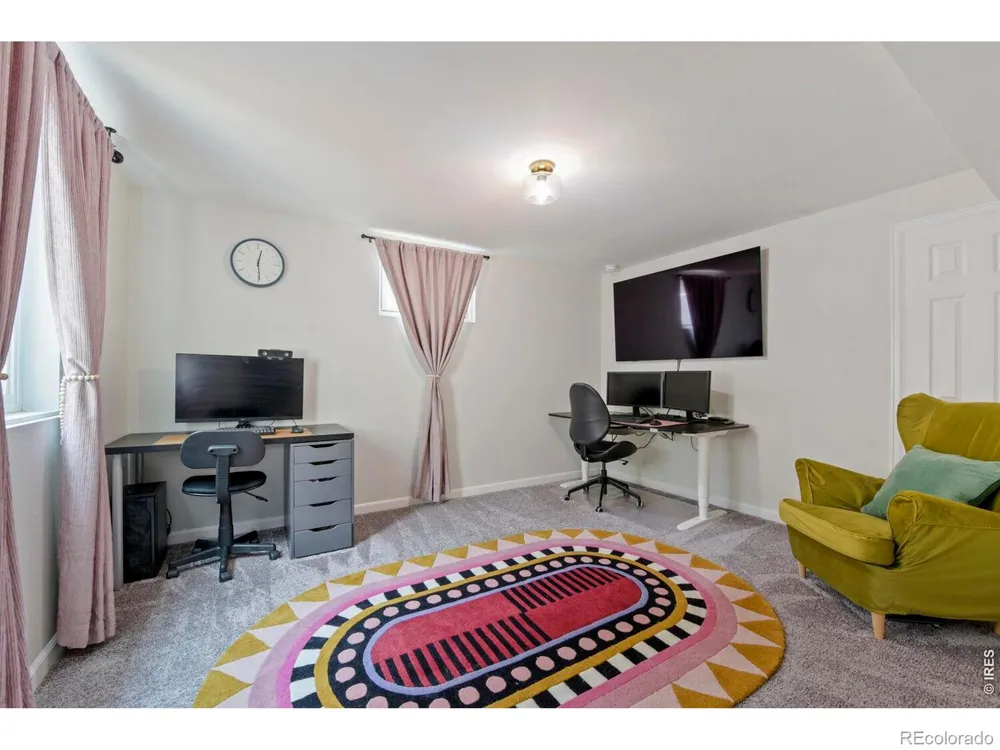 2555 E Maplewood Avenue Centennial, CO 80121