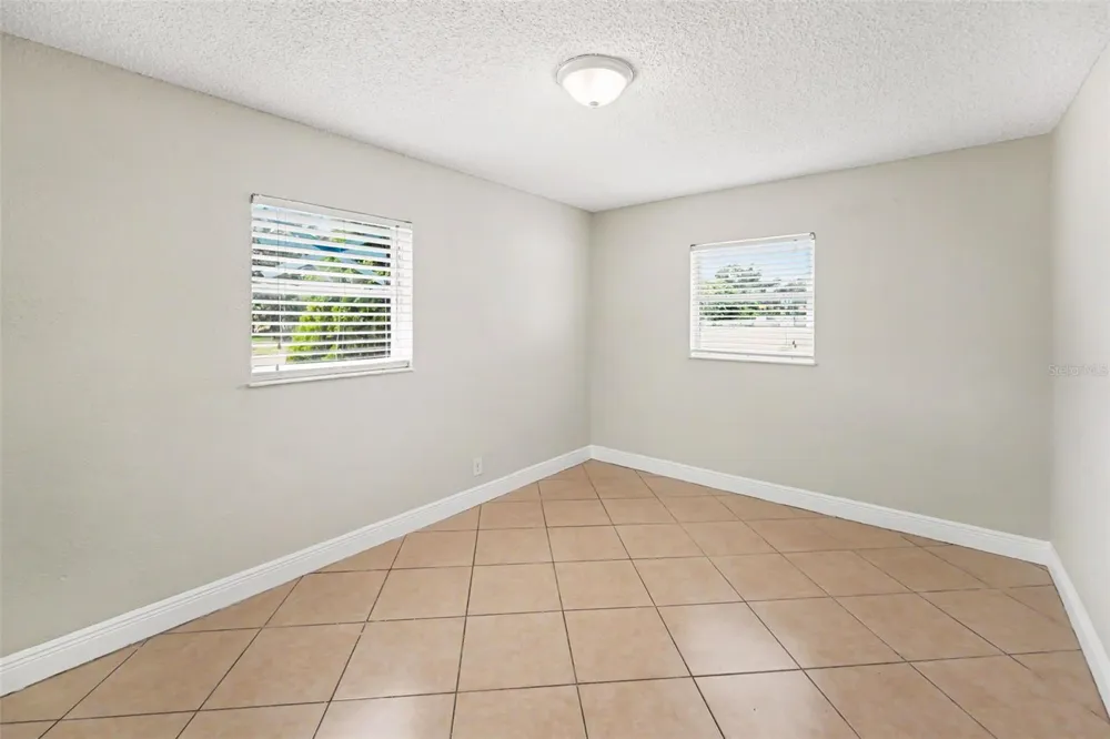 2593 38TH AVENUE #B St Petersburg, FL 33713