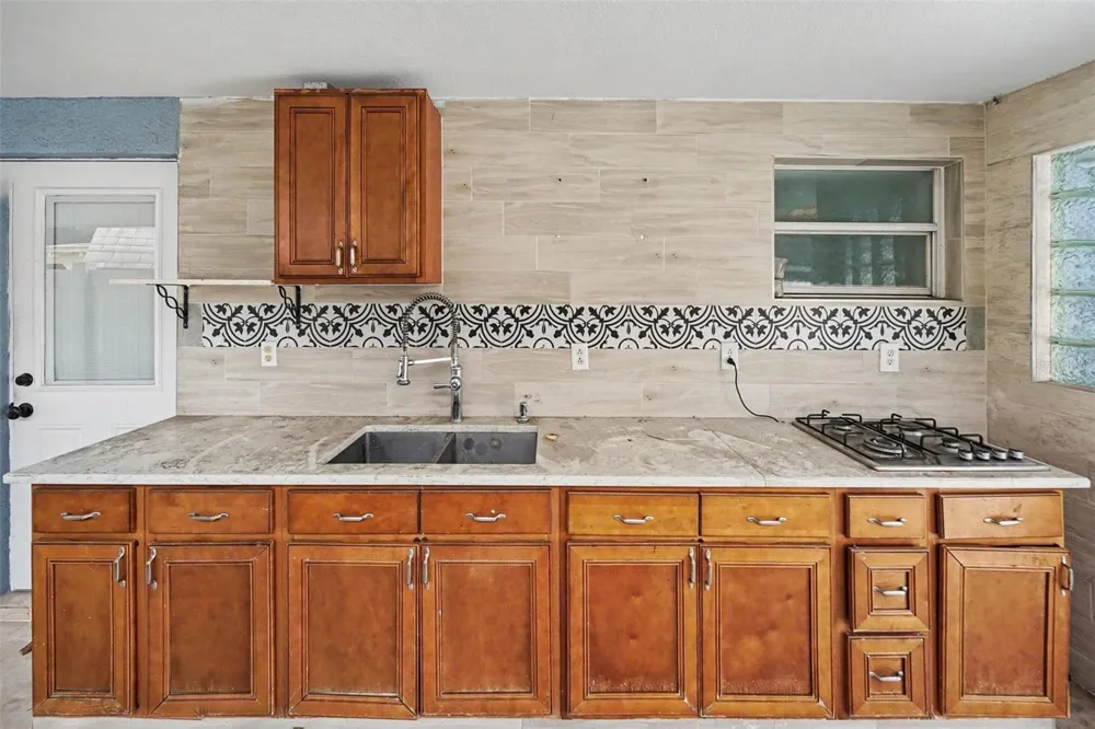 2593 38TH AVENUE #B St Petersburg, FL 33713