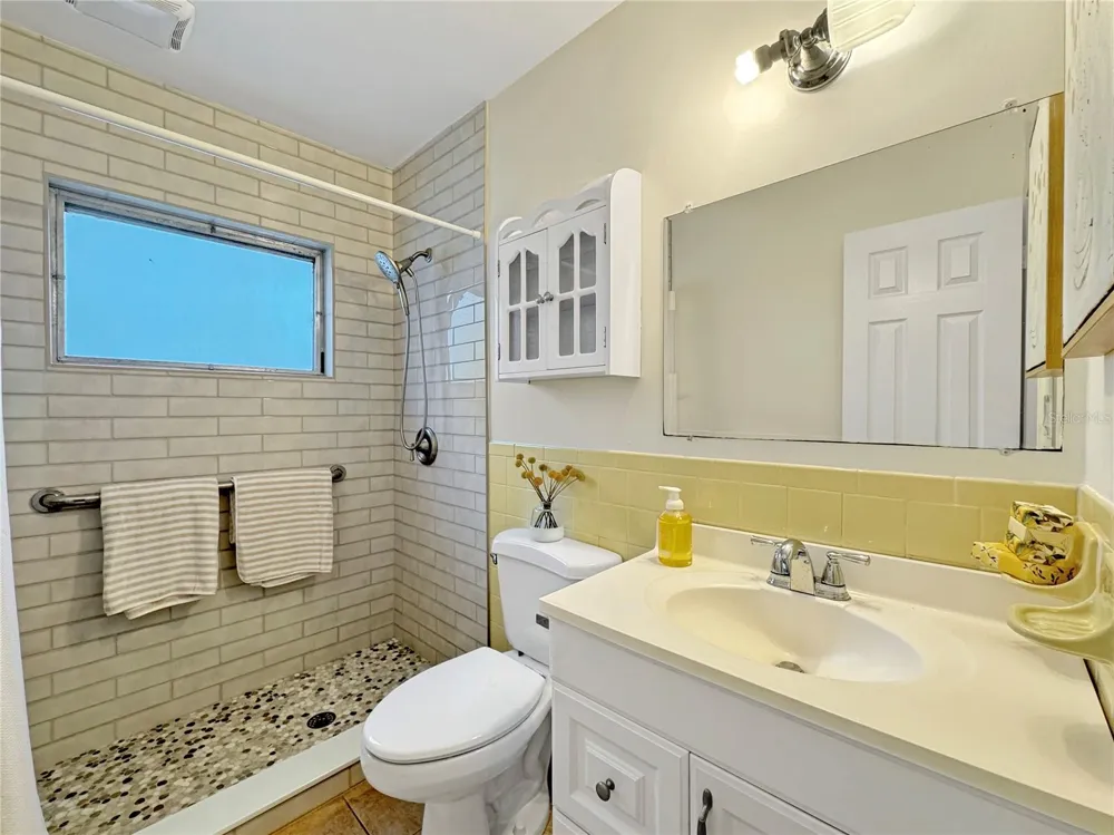9737 36TH WAY Pinellas Park, FL 33782