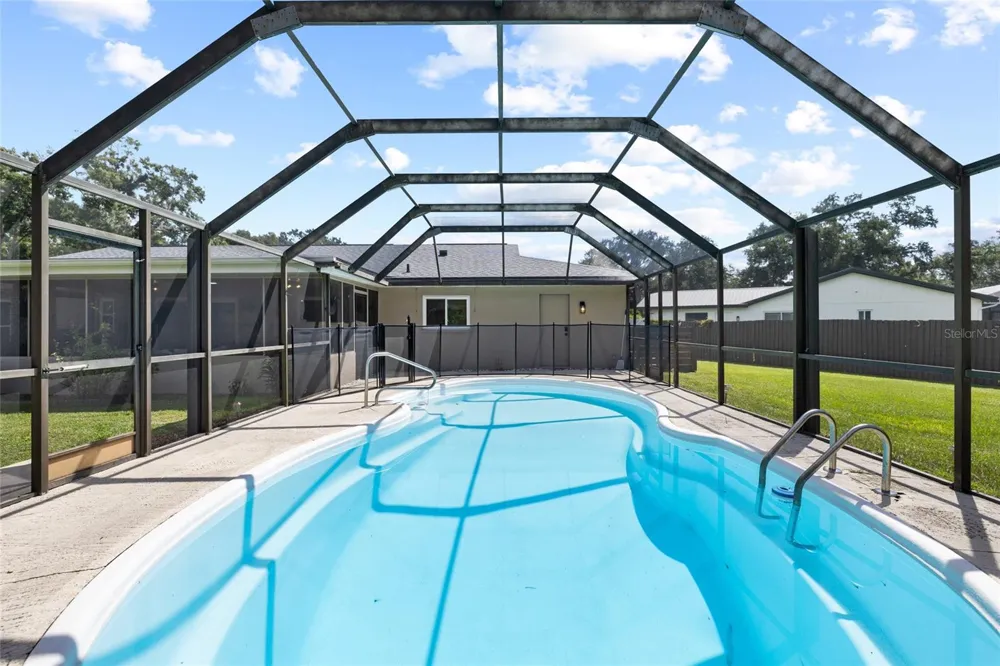 7231 WOODBROOK DRIVE Tampa, FL 33625