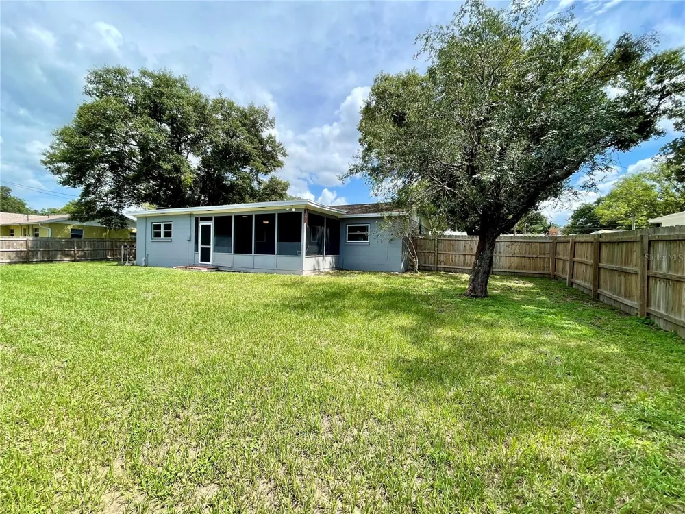 6112 E 112TH AVENUE Temple Terrace, FL 33617