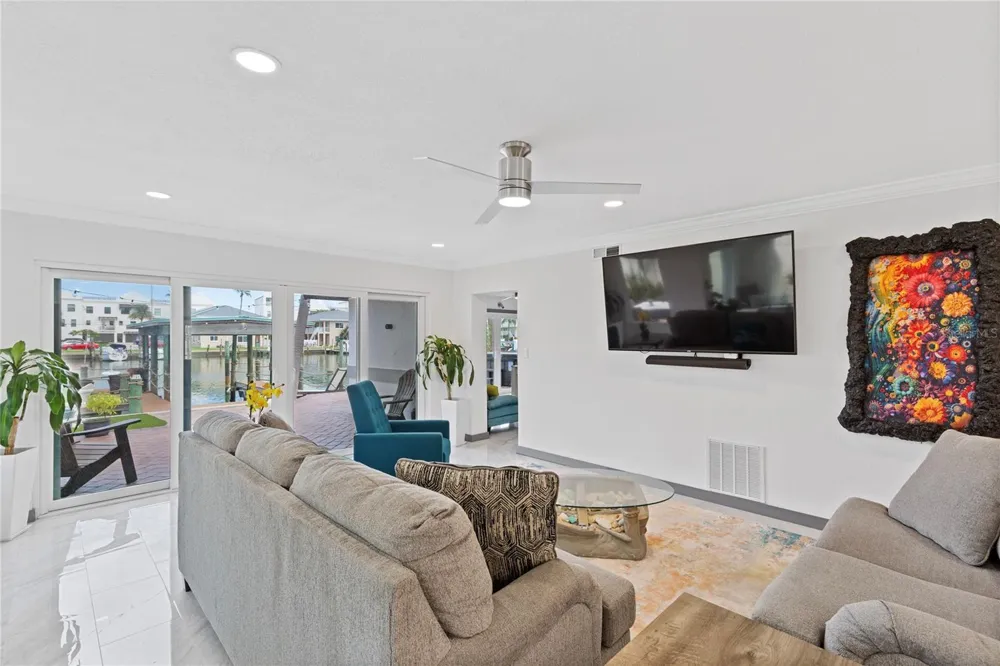 166 BAYSIDE DRIVE Clearwater, FL 33767