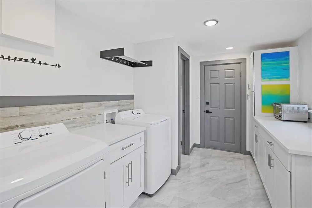166 BAYSIDE DRIVE Clearwater, FL 33767