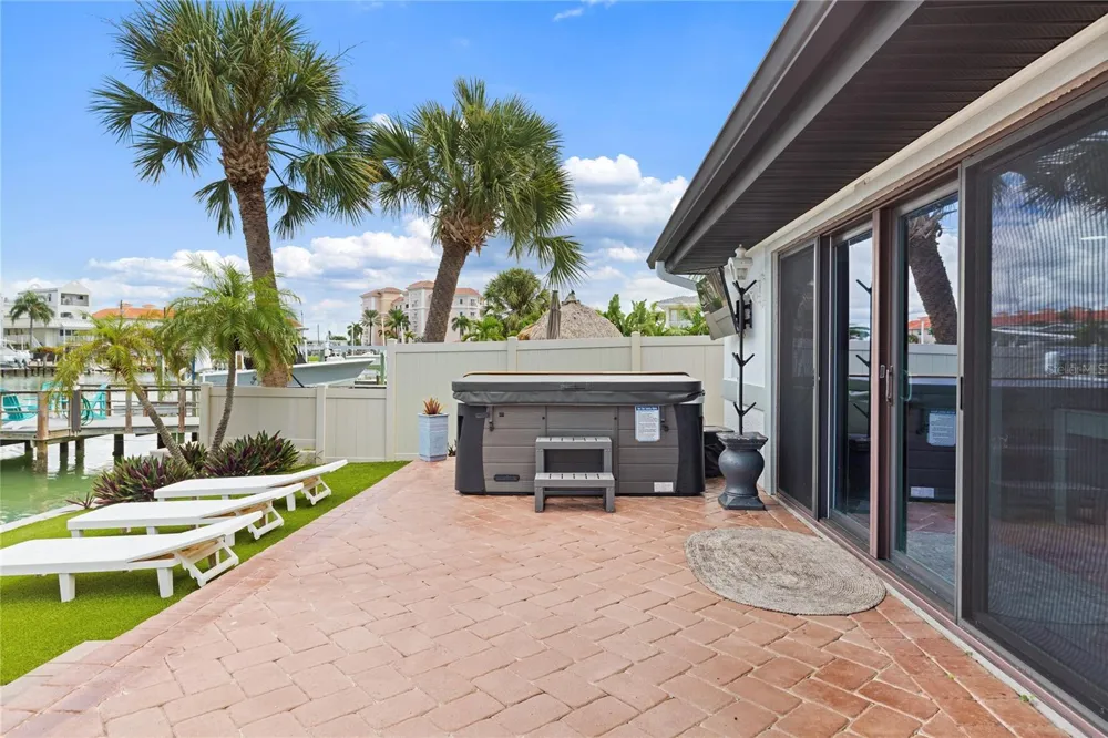 166 BAYSIDE DRIVE Clearwater, FL 33767