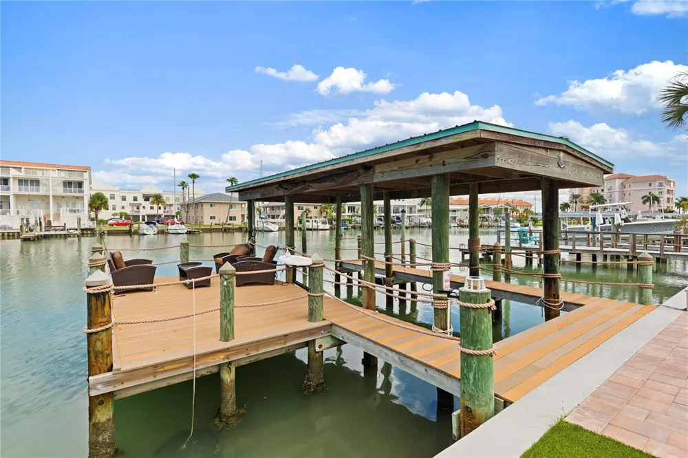 166 BAYSIDE DRIVE Clearwater, FL 33767