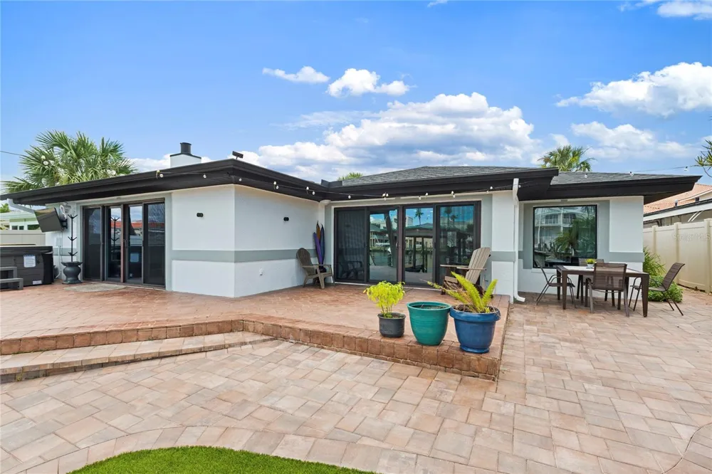 166 BAYSIDE DRIVE Clearwater, FL 33767