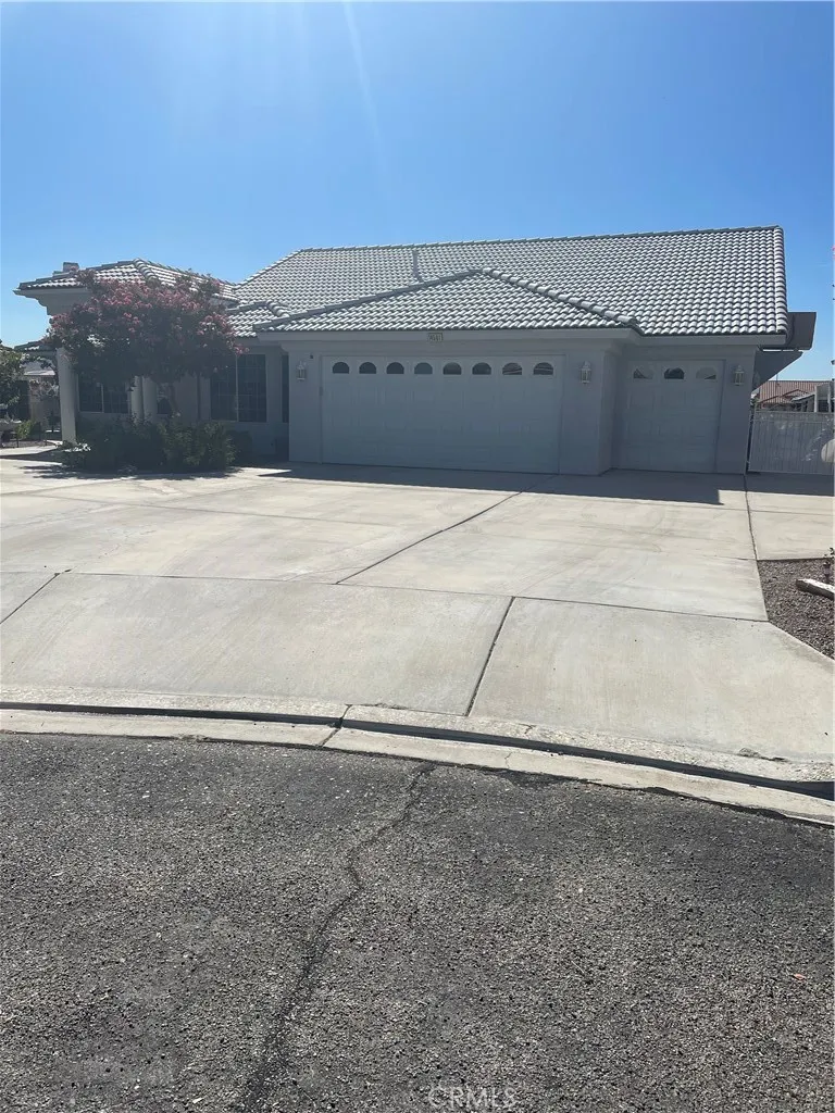 14501 Hurricane Lane Helendale, CA 92342