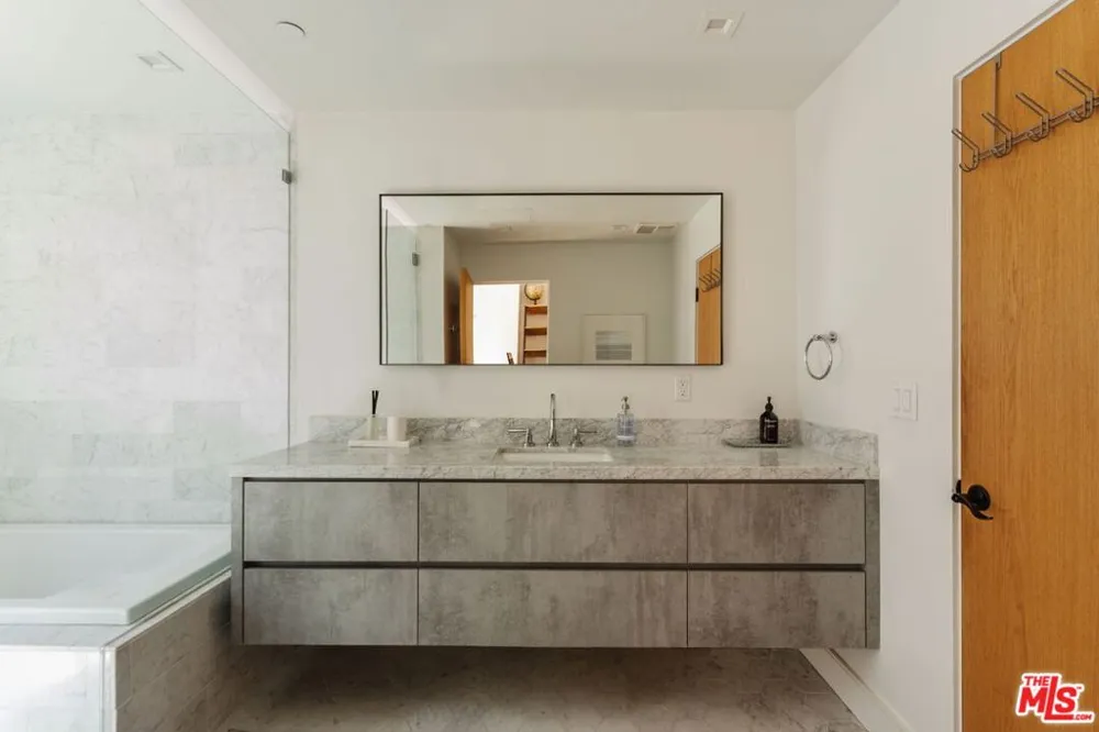 1035 Vista Street West Hollywood, CA 90046