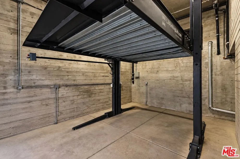 1035 Vista Street West Hollywood, CA 90046