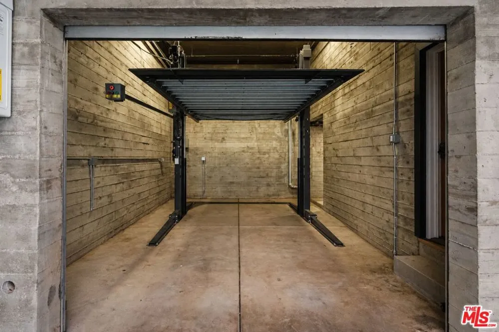 1035 Vista Street West Hollywood, CA 90046