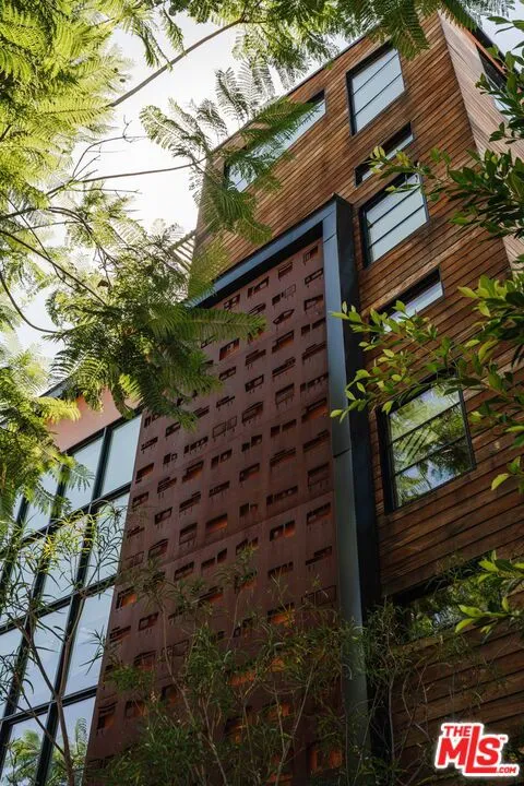 1035 Vista Street West Hollywood, CA 90046