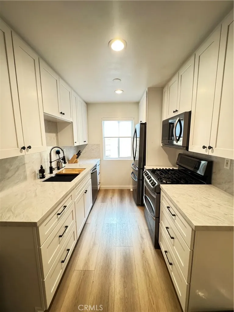 9950 Jordan Avenue #8 Chatsworth, CA 91311