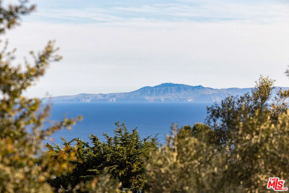 3324 Campanil Santa Barbara, CA 93109