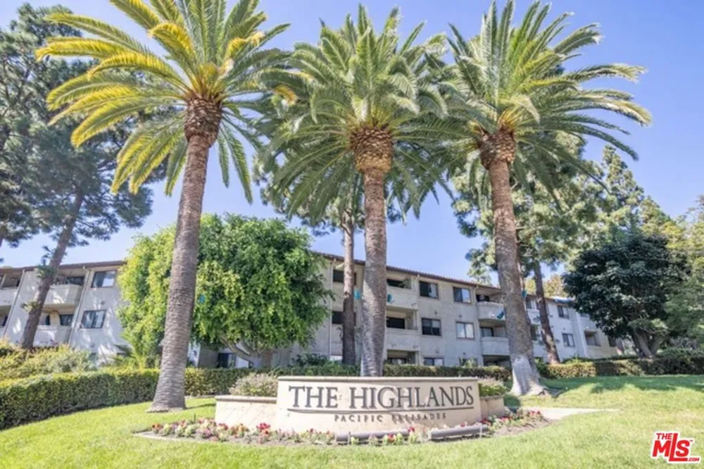 501 Palisades Drive #103 Los Angeles, CA 90272