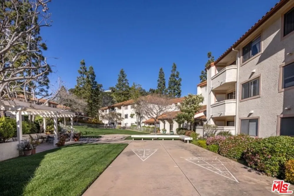 501 Palisades Drive #103 Los Angeles, CA 90272