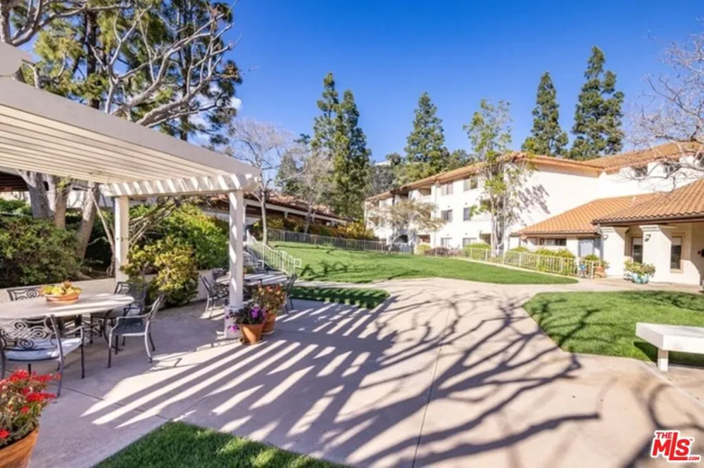 501 Palisades Drive #103 Los Angeles, CA 90272