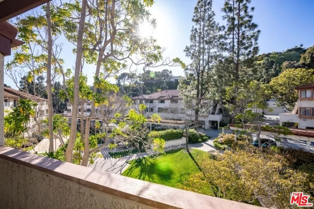 501 Palisades Drive #103 Los Angeles, CA 90272