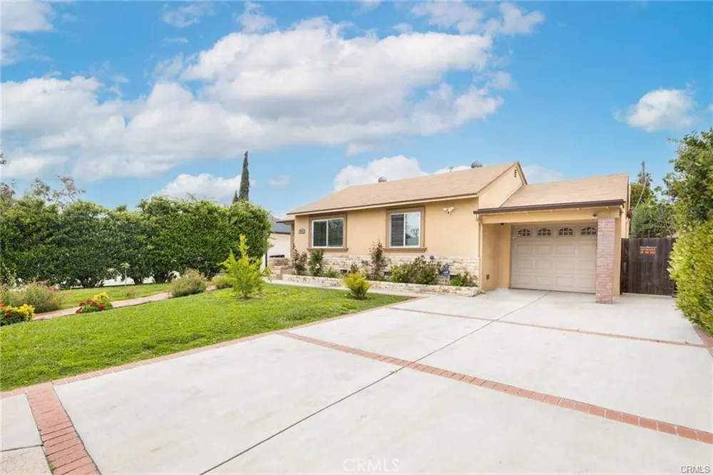 7035 Calhoun Avenue Van Nuys, CA 91405