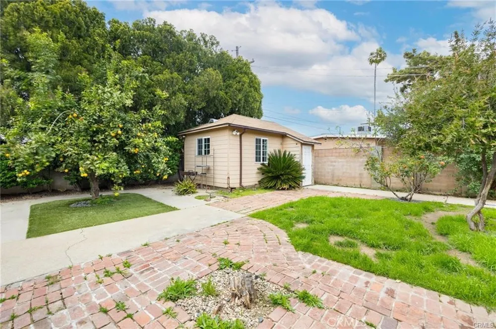 7035 Calhoun Avenue Van Nuys, CA 91405