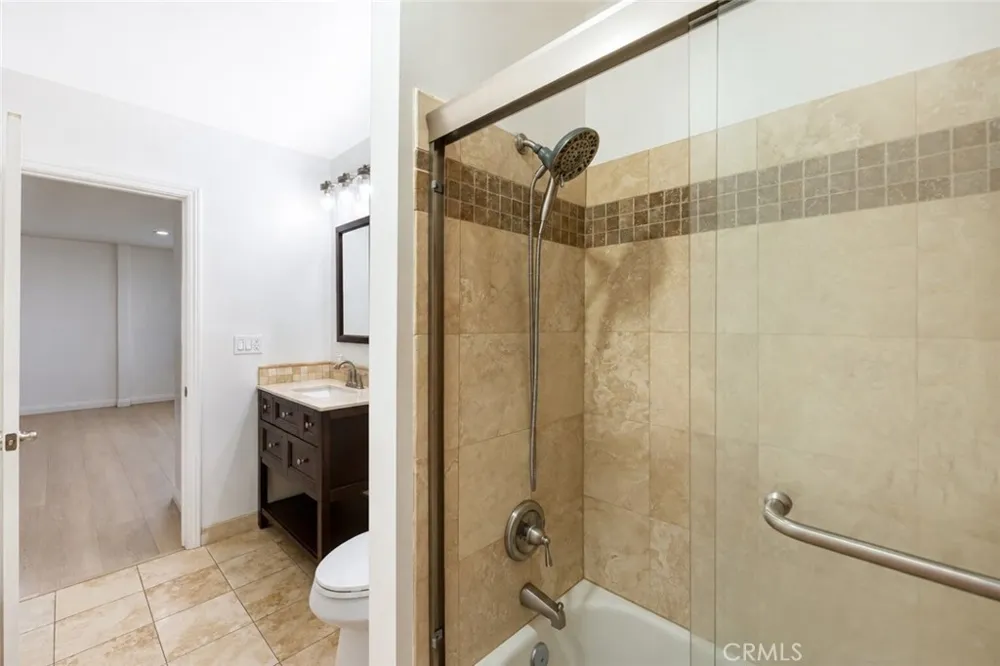 7035 Calhoun Avenue Van Nuys, CA 91405
