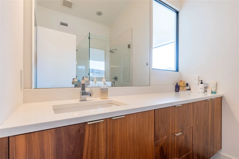 1510 Eastus Drive Dallas, TX 75208