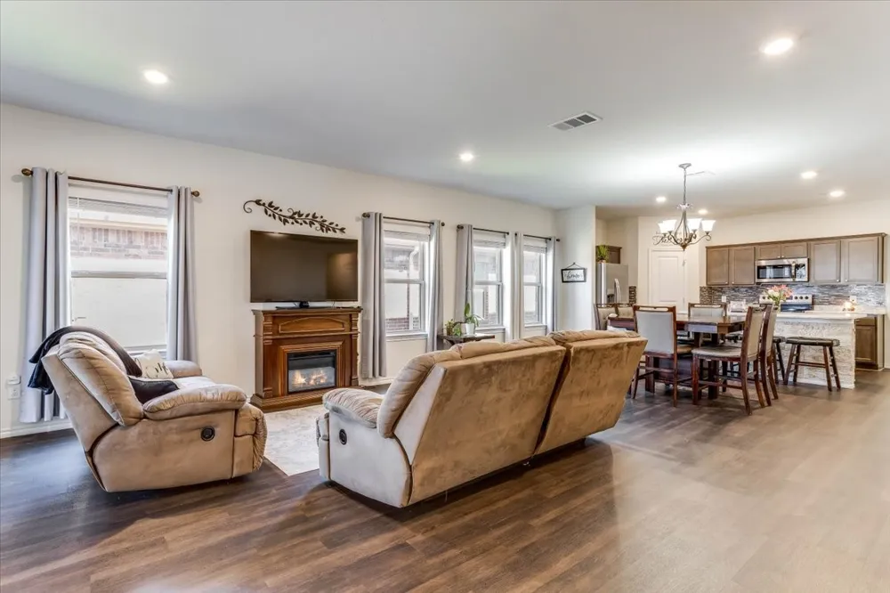 220 Evers Way Denton, TX 76207