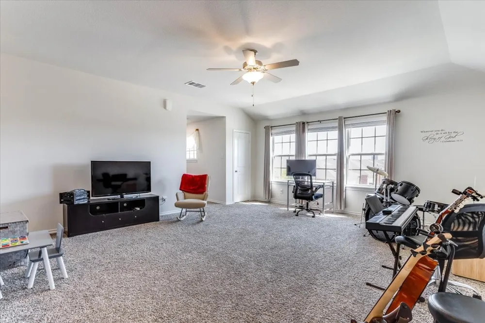 220 Evers Way Denton, TX 76207